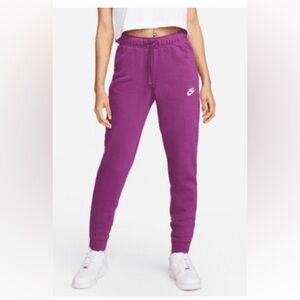Nike Women’s Mid-Rise Slim Joggers Sportswear Club Fleece - Size S; HOST PICK X2